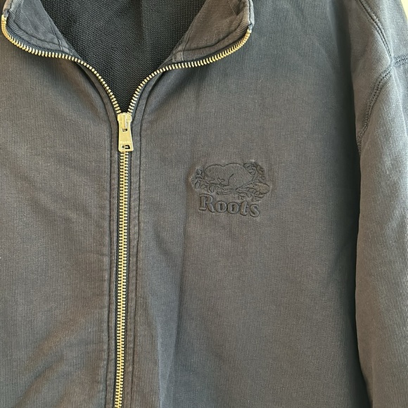 Men’s ROOTS navy zip up sweater - Picture 3 of 6